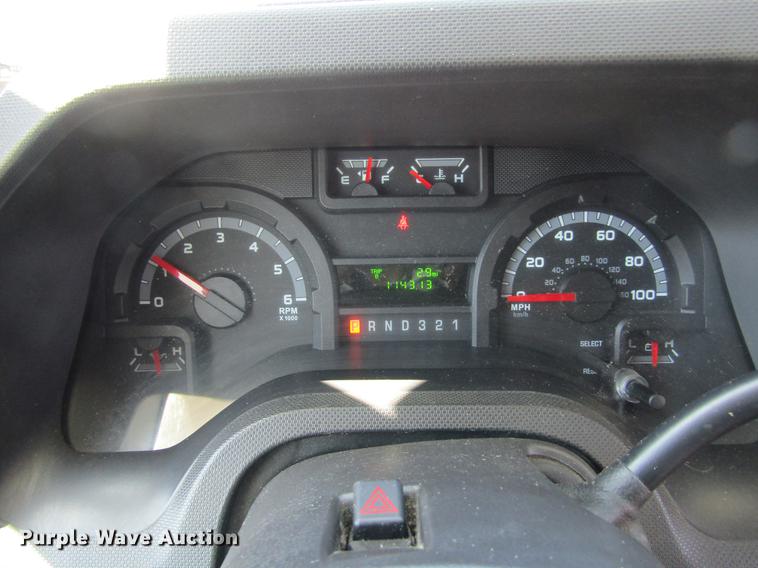 image for item DE6701 2010 Ford Econoline E450 shuttle bus