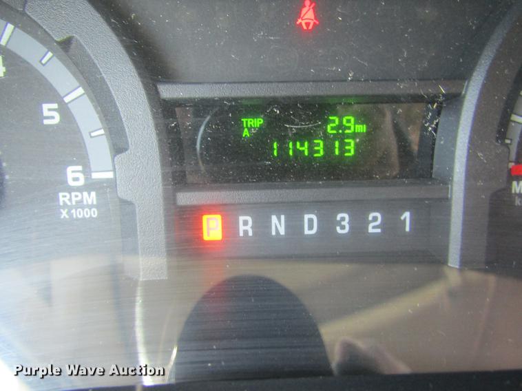 image for item DE6701 2010 Ford Econoline E450 shuttle bus