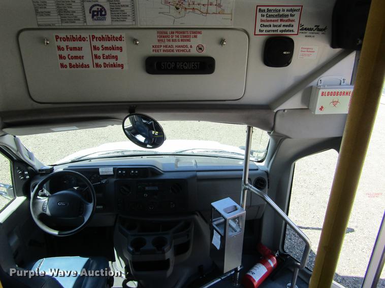 image for item DE6701 2010 Ford Econoline E450 shuttle bus