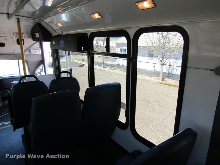 image for item DE6701 2010 Ford Econoline E450 shuttle bus