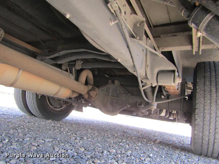 image for item DE6701 2010 Ford Econoline E450 shuttle bus