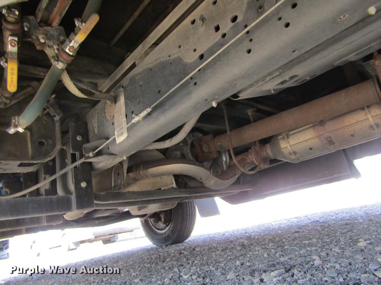 image for item DE6701 2010 Ford Econoline E450 shuttle bus