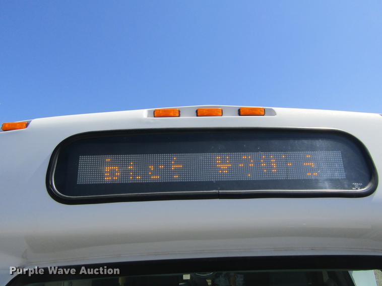 image for item DE6701 2010 Ford Econoline E450 shuttle bus