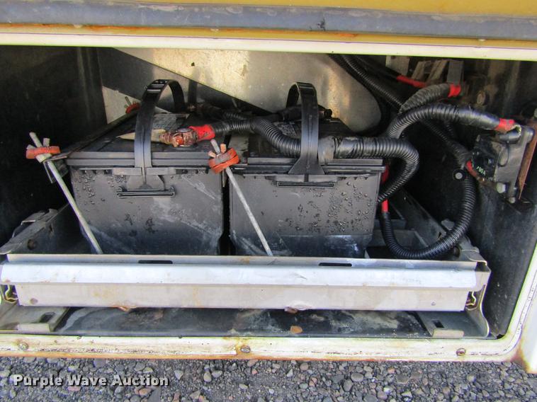 image for item DE6701 2010 Ford Econoline E450 shuttle bus