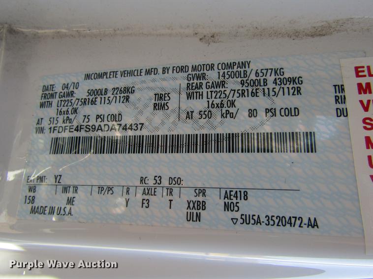 image for item DE6701 2010 Ford Econoline E450 shuttle bus