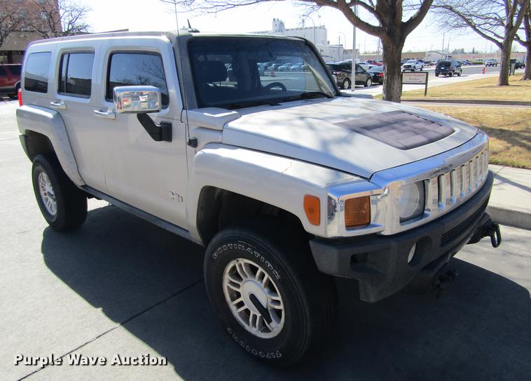 image for item DE6702 2006 Hummer H3 SUV