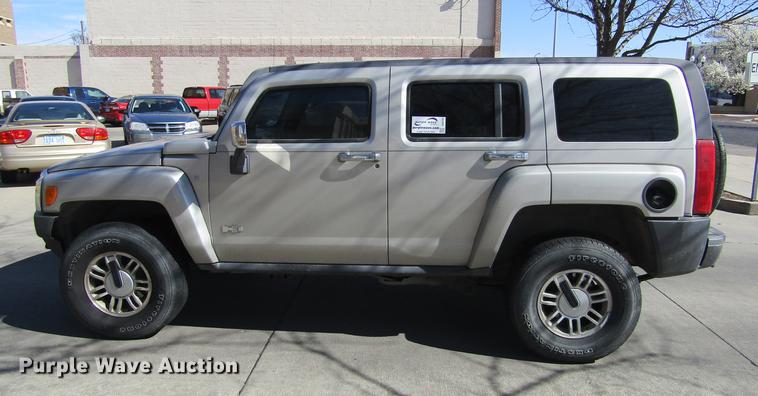 image for item DE6702 2006 Hummer H3 SUV