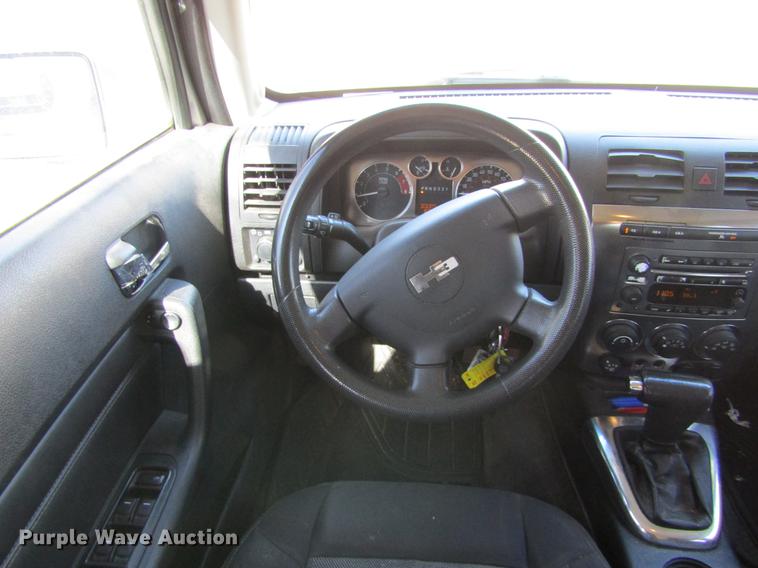 image for item DE6702 2006 Hummer H3 SUV