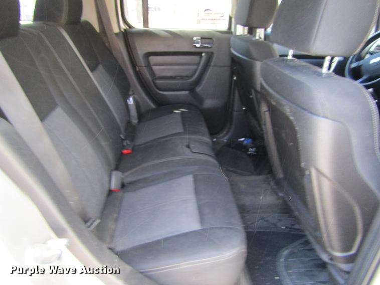 image for item DE6702 2006 Hummer H3 SUV