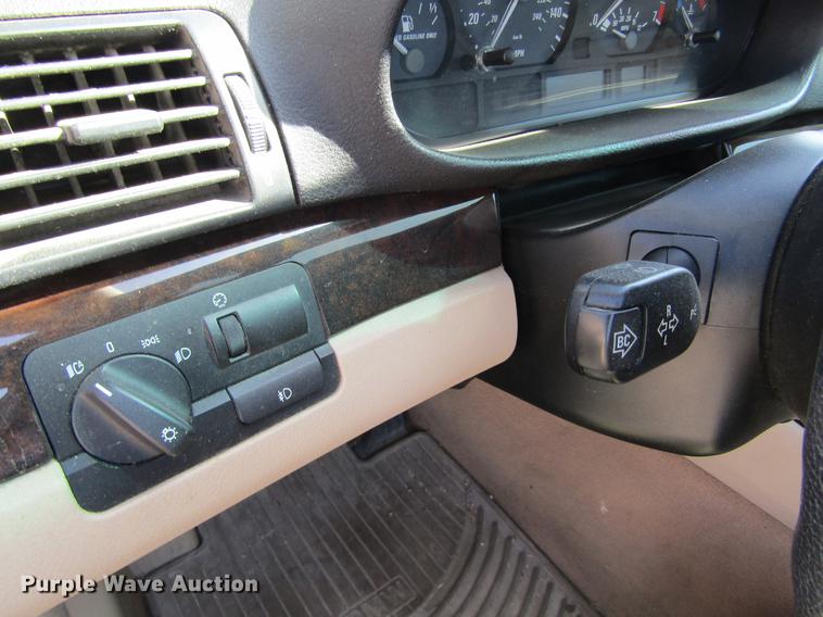 image for item DE6703 2004 BMW 325Ci