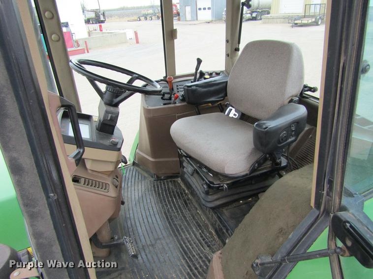 image for item DE6707 1995 John Deere 7600 tractor