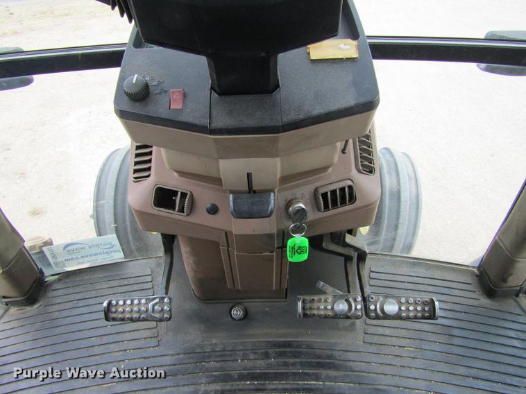 image for item DE6707 1995 John Deere 7600 tractor