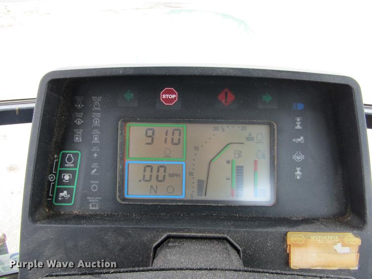 image for item DE6707 1995 John Deere 7600 tractor