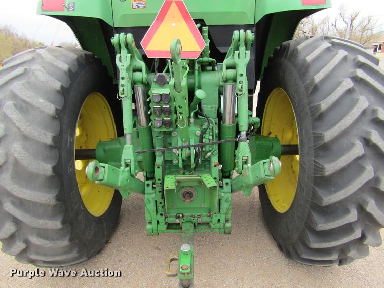 image for item DE6707 1995 John Deere 7600 tractor