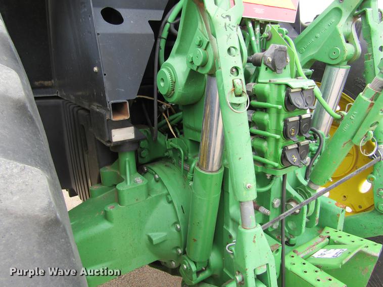 image for item DE6707 1995 John Deere 7600 tractor