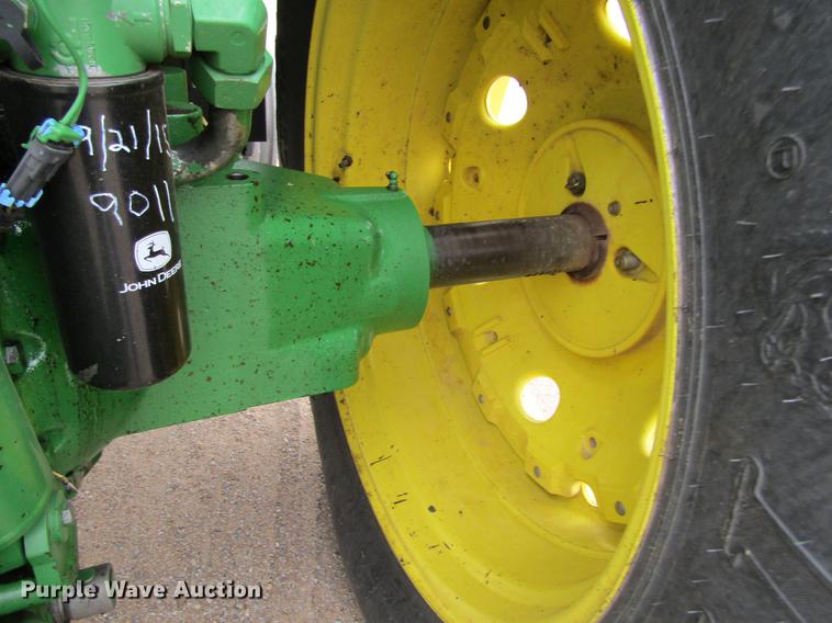 image for item DE6707 1995 John Deere 7600 tractor