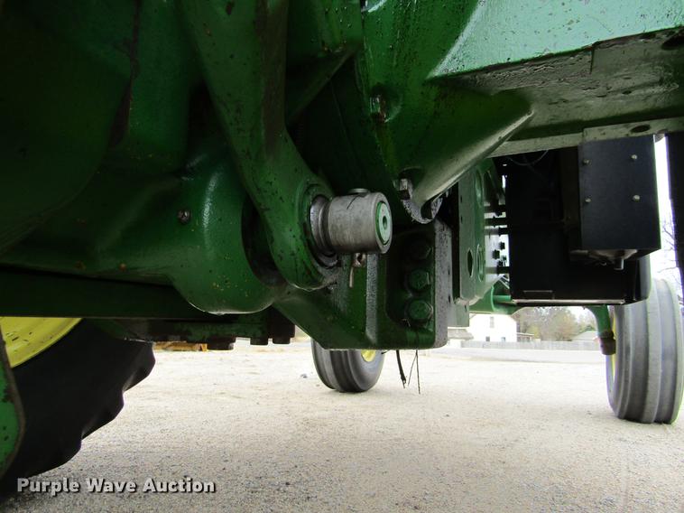 image for item DE6707 1995 John Deere 7600 tractor