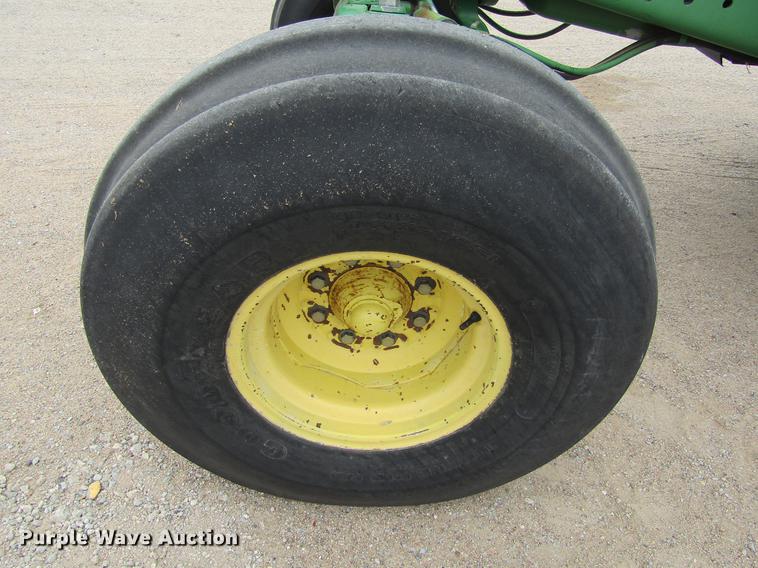 image for item DE6707 1995 John Deere 7600 tractor