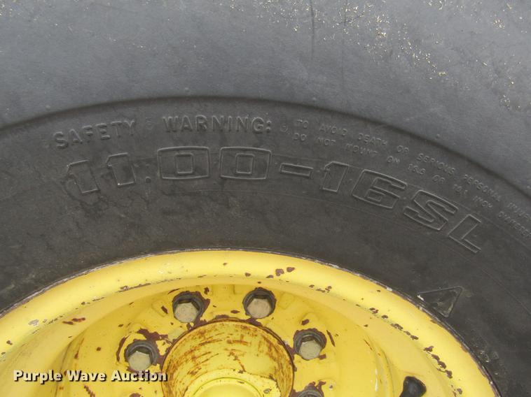 image for item DE6707 1995 John Deere 7600 tractor