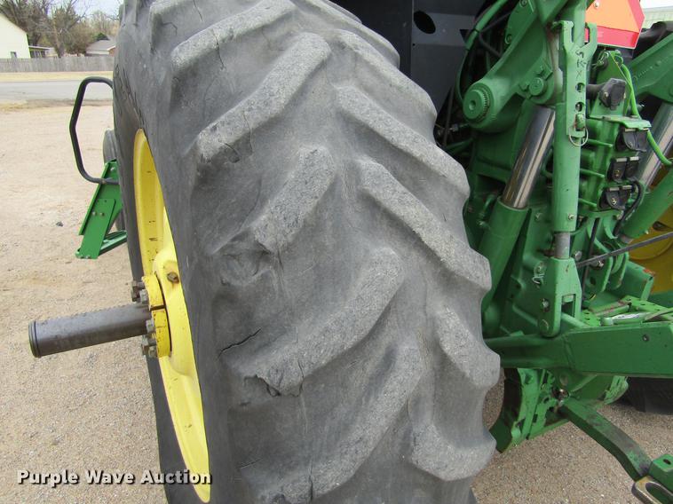 image for item DE6707 1995 John Deere 7600 tractor