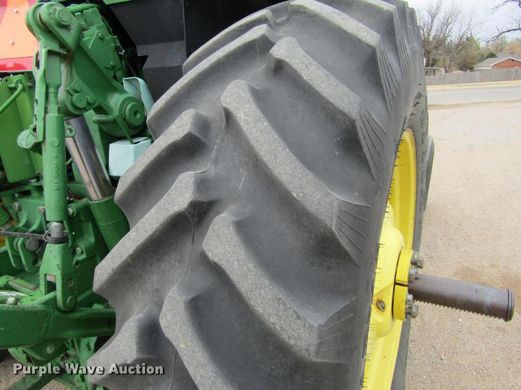 image for item DE6707 1995 John Deere 7600 tractor