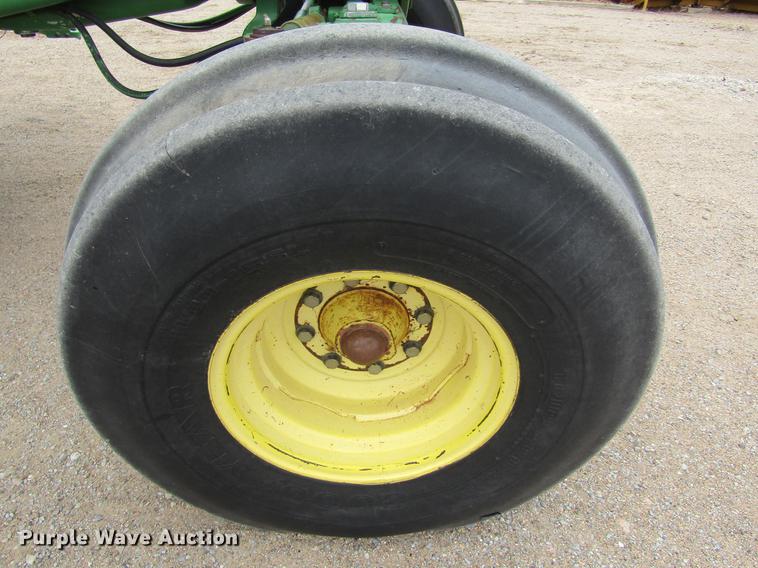 image for item DE6707 1995 John Deere 7600 tractor