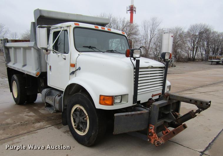 image for item DF3755 1991 International 4900 dump truck