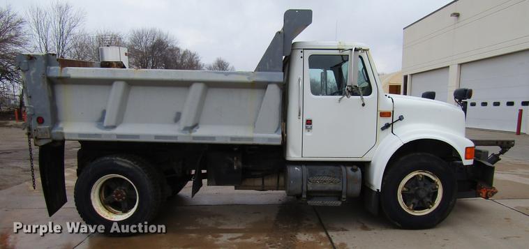 image for item DF3755 1991 International 4900 dump truck