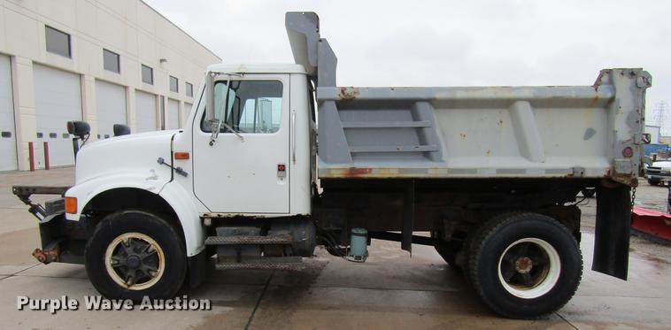 image for item DF3755 1991 International 4900 dump truck