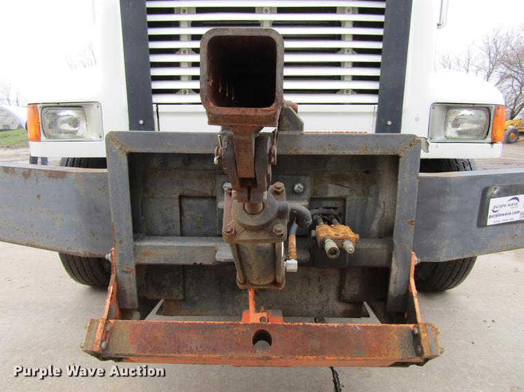 image for item DF3755 1991 International 4900 dump truck