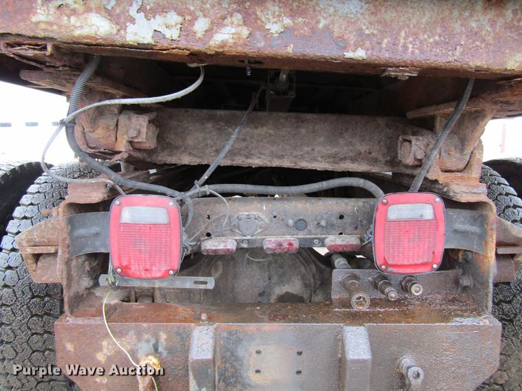 image for item DF3755 1991 International 4900 dump truck