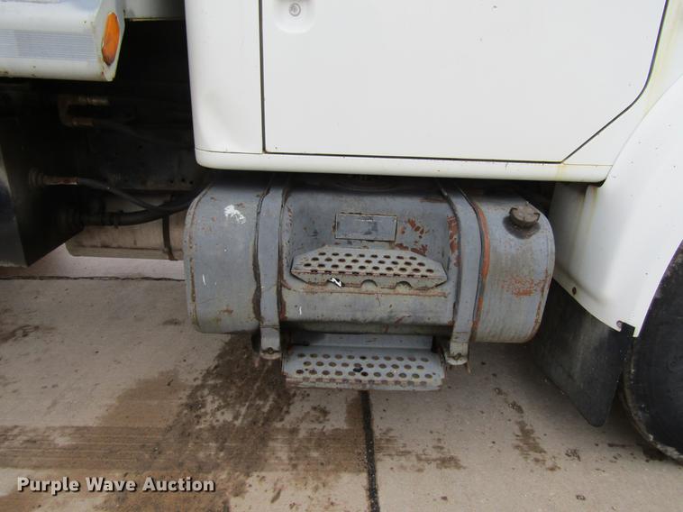 image for item DF3755 1991 International 4900 dump truck