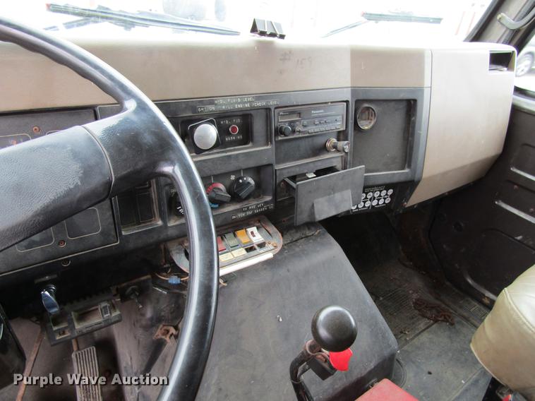 image for item DF3755 1991 International 4900 dump truck