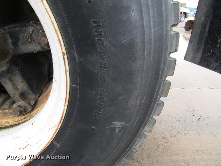 image for item DF3755 1991 International 4900 dump truck