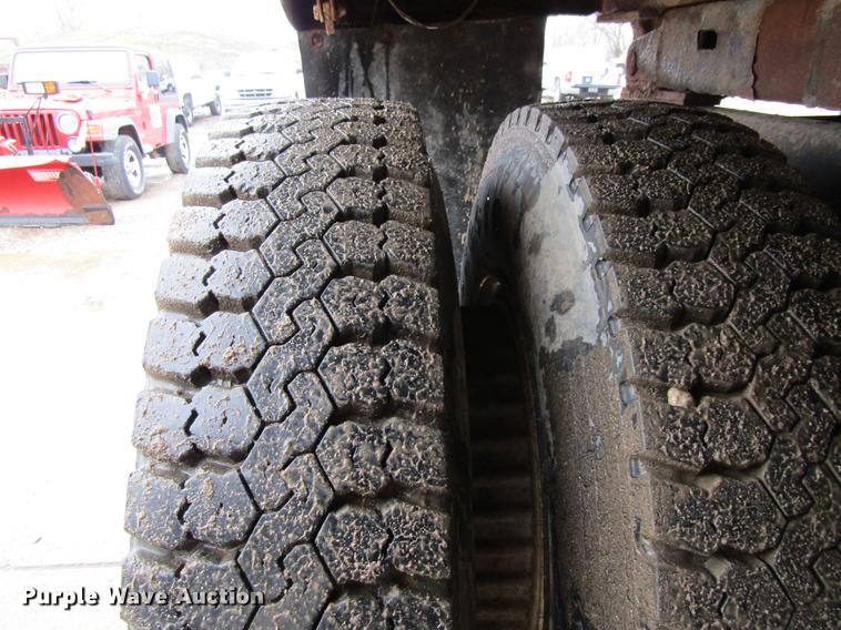 image for item DF3755 1991 International 4900 dump truck