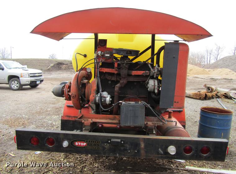 image for item DF3756 1981 International 1854 tank truck