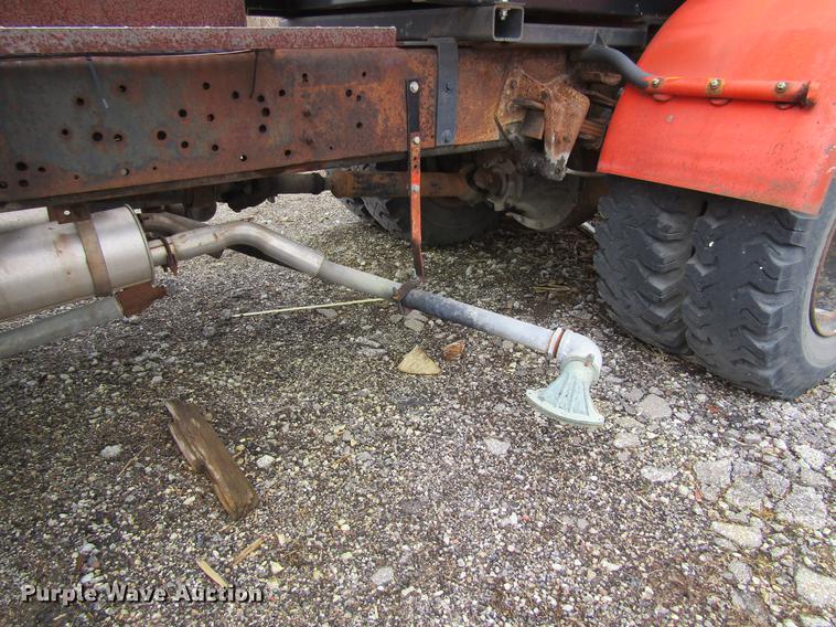 image for item DF3756 1981 International 1854 tank truck