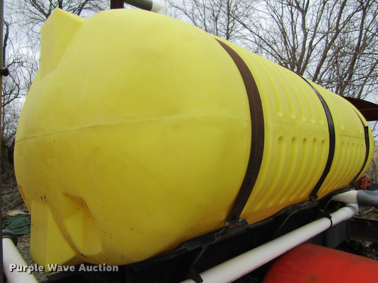 image for item DF3756 1981 International 1854 tank truck