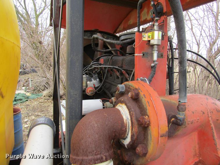 image for item DF3756 1981 International 1854 tank truck