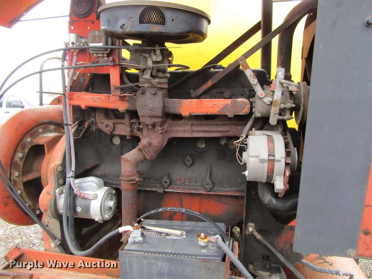 image for item DF3756 1981 International 1854 tank truck