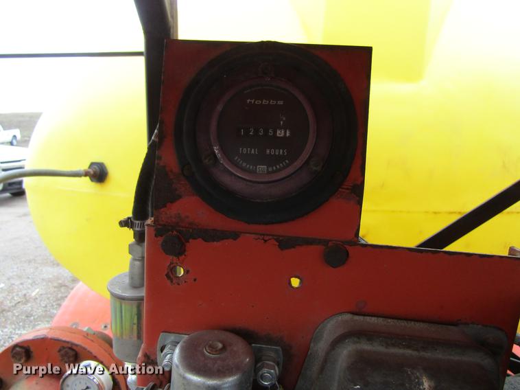 image for item DF3756 1981 International 1854 tank truck