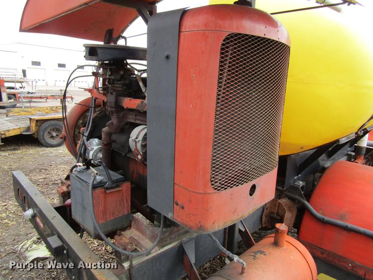 image for item DF3756 1981 International 1854 tank truck