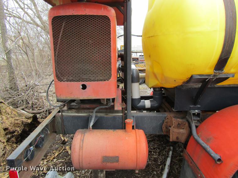 image for item DF3756 1981 International 1854 tank truck