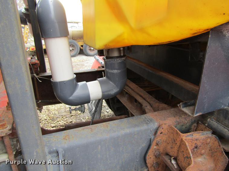 image for item DF3756 1981 International 1854 tank truck