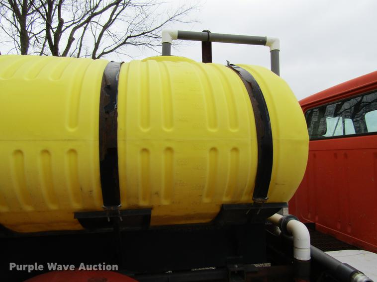 image for item DF3756 1981 International 1854 tank truck