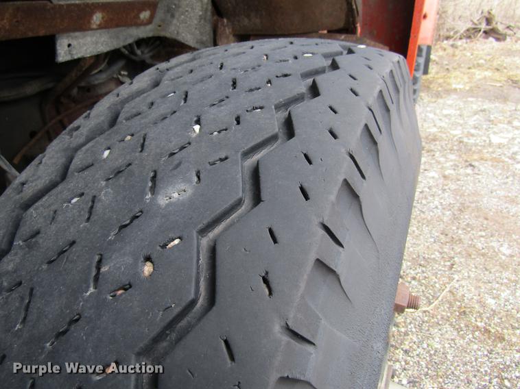 image for item DF3756 1981 International 1854 tank truck