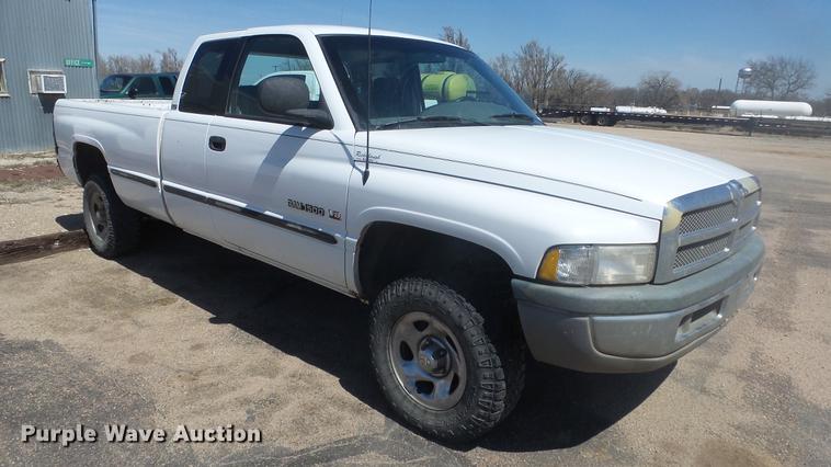 image for item DR9535 1998 Dodge Ram 1500 Club Cab pickup truck