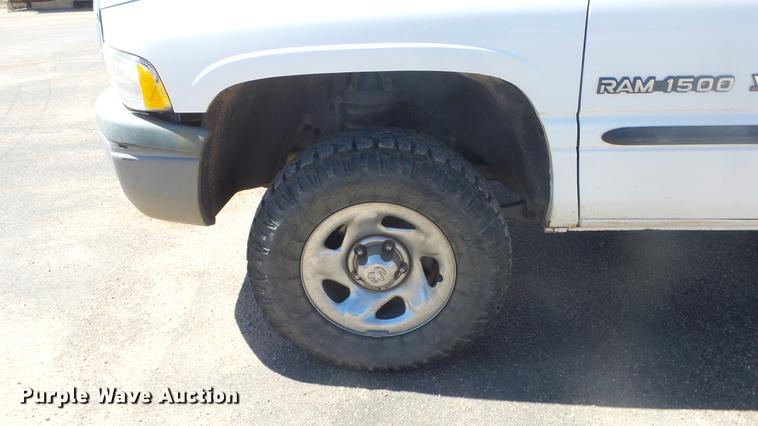 image for item DR9535 1998 Dodge Ram 1500 Club Cab pickup truck