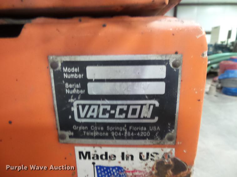 image for item DV9602 2001 International 2554 vacuum truck