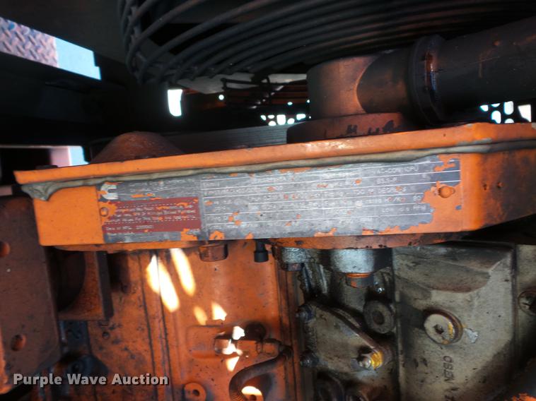 image for item DV9602 2001 International 2554 vacuum truck